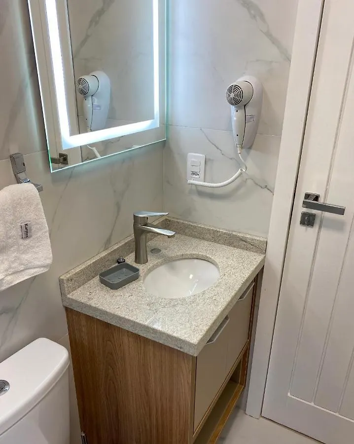 Apartamento Completo Próximo a Praia - Residencial Vieira Florianópolis 0*,  Brasil