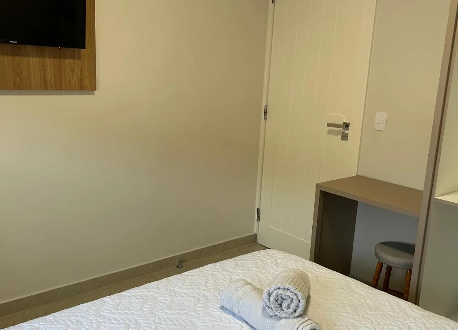 Apartamento Completo Próximo a Praia - Residencial Vieira Florianópolis 0*,
